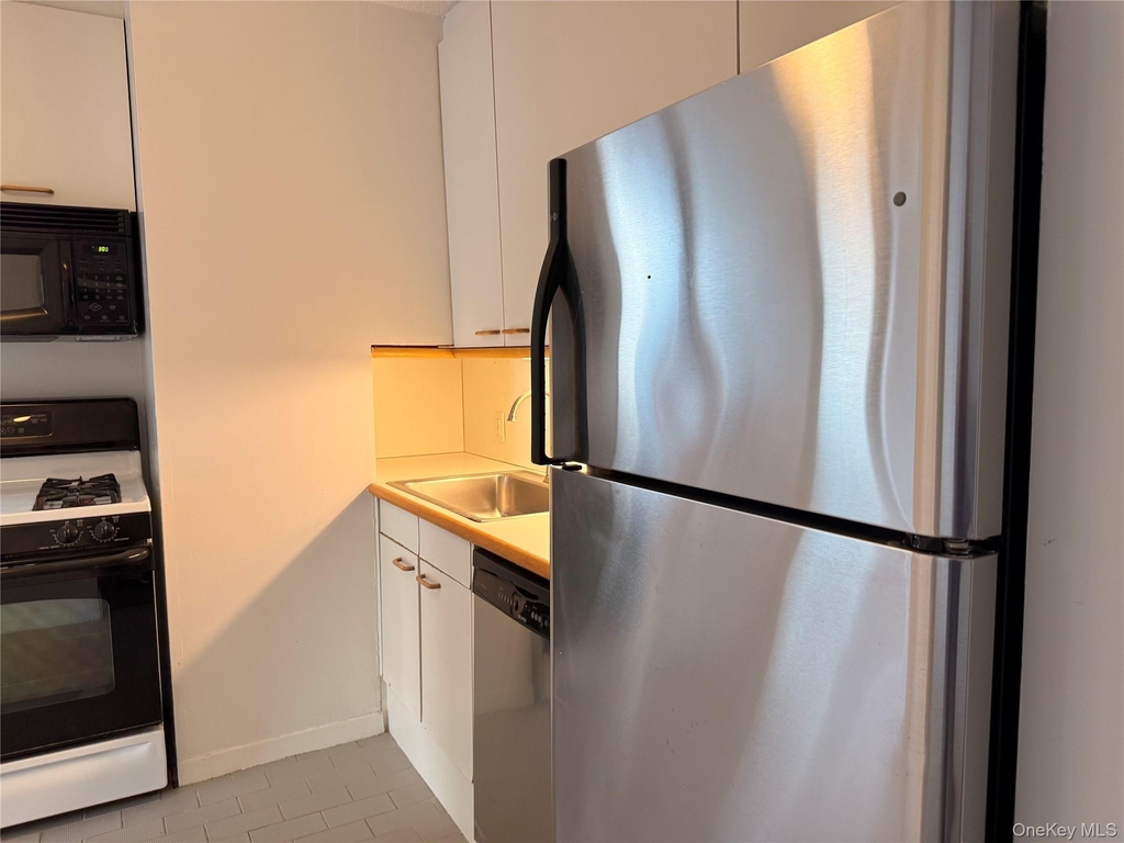 10 Cottage Place - Photo 6