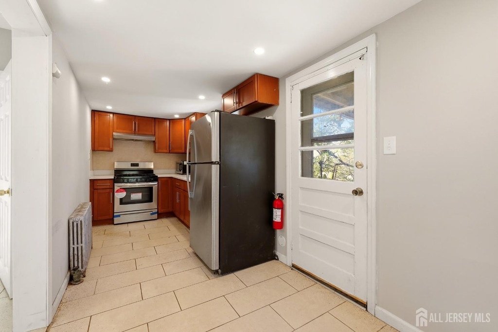 208 S 8th Avenue S - Photo 9