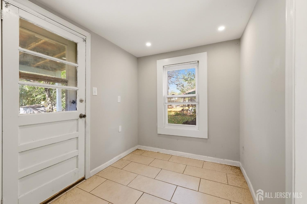 208 S 8th Avenue S - Photo 10