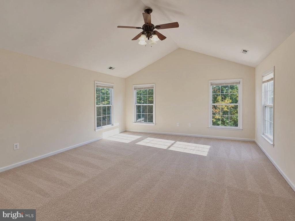 6 Saint Stephens Court - Photo 11