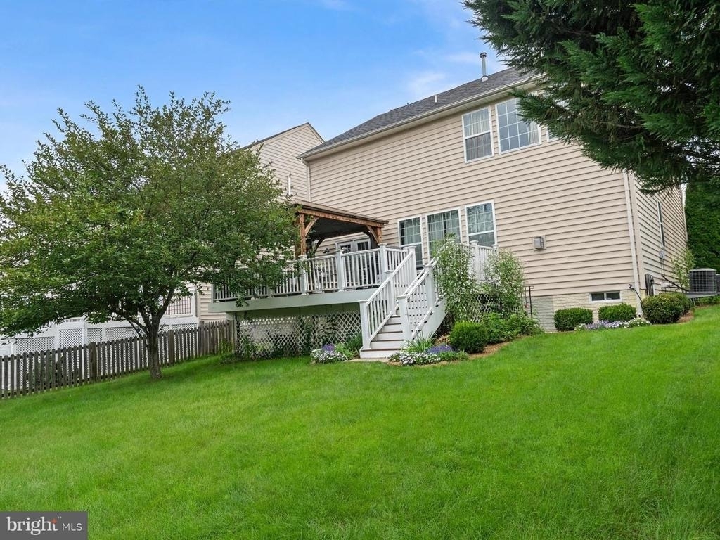 8707 Raleigh Mews - Photo 2