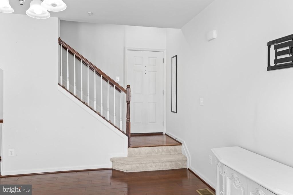 42243 Canary Grass Square - Photo 3