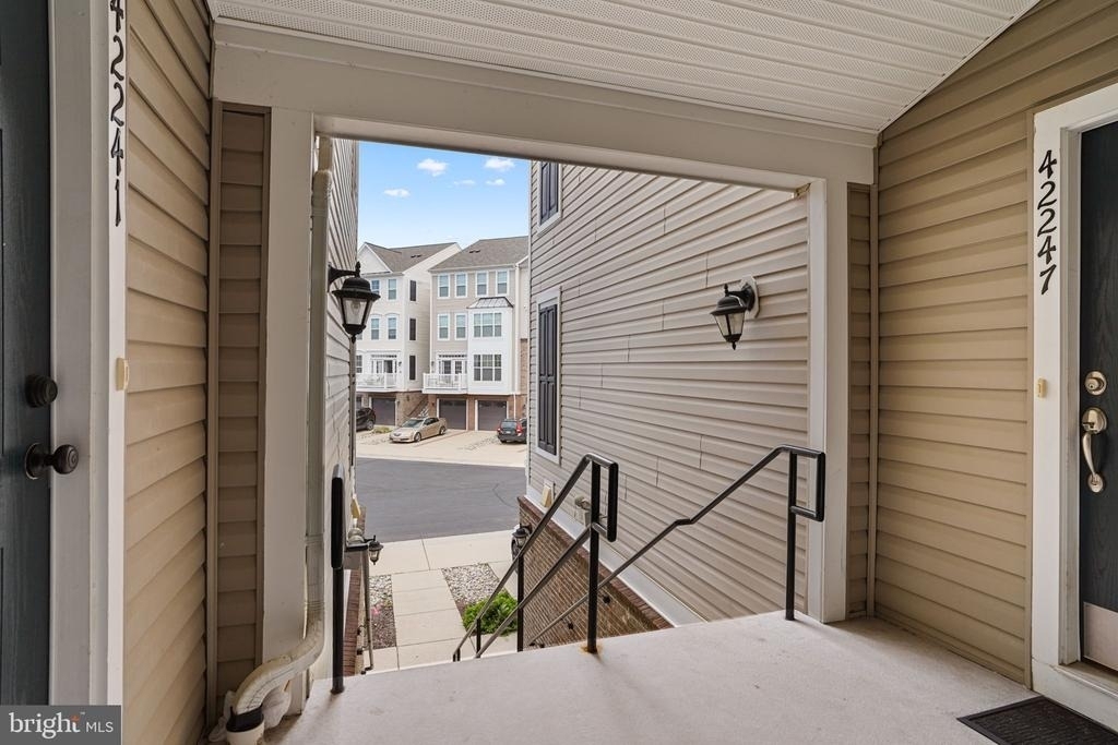 42243 Canary Grass Square - Photo 1