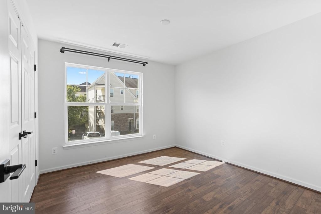 42243 Canary Grass Square - Photo 18