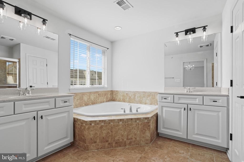 42243 Canary Grass Square - Photo 28
