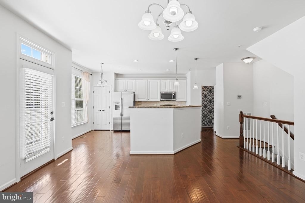 42243 Canary Grass Square - Photo 8