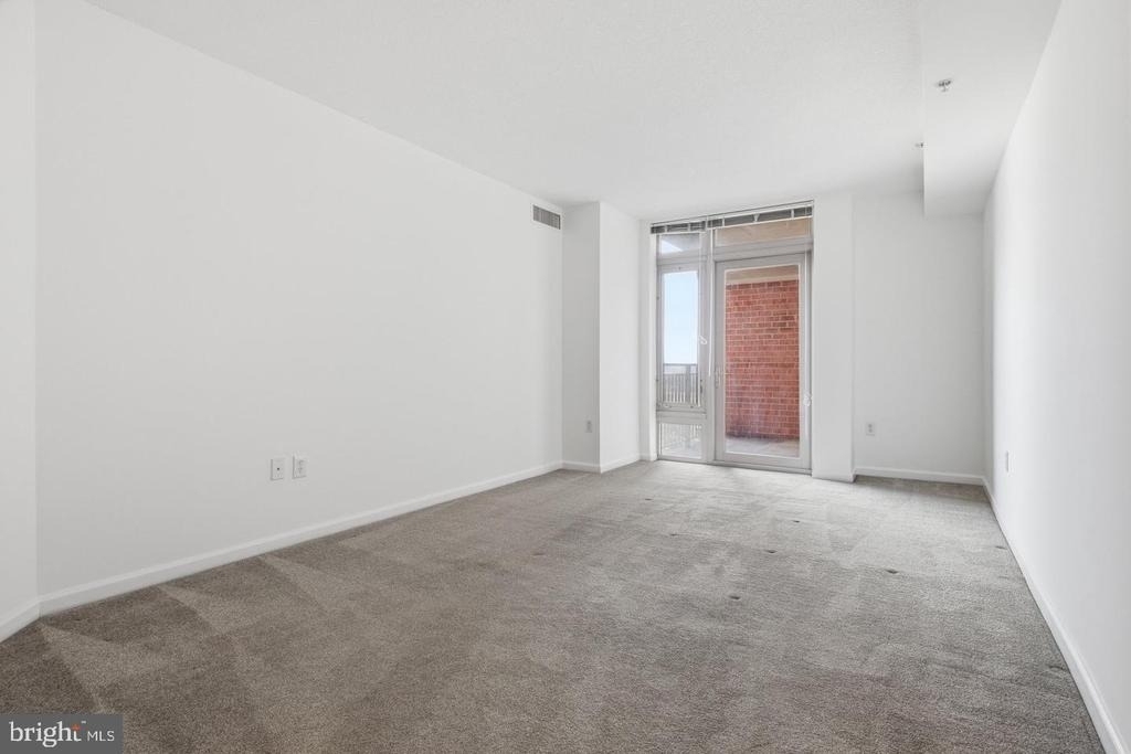 2726 Gallows Road - Photo 4