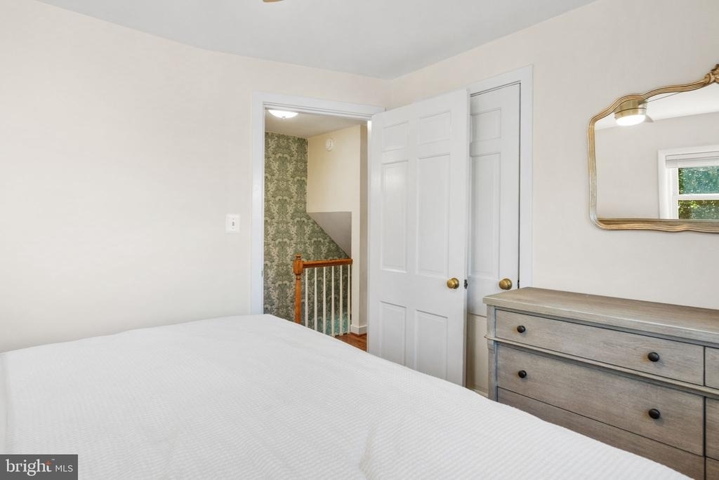 19 E Custis Avenue - Photo 17