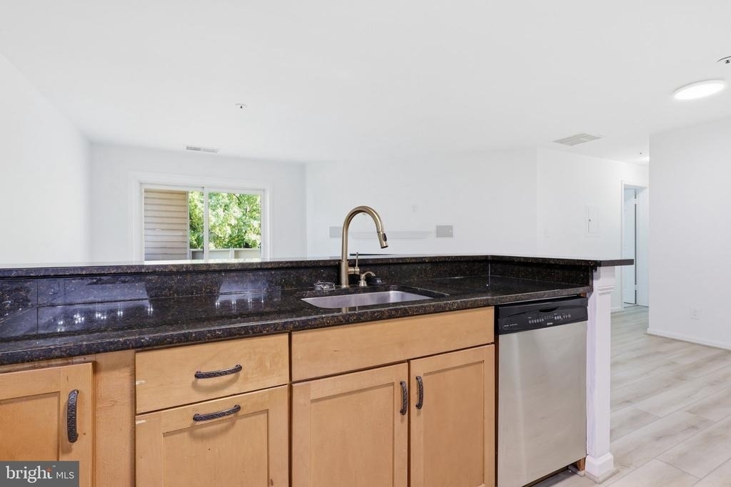 244 S Reynolds Street - Photo 11