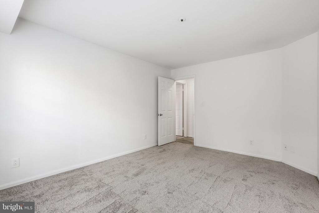 244 S Reynolds Street - Photo 9