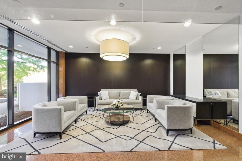 1530 Key Boulevard - Photo 2