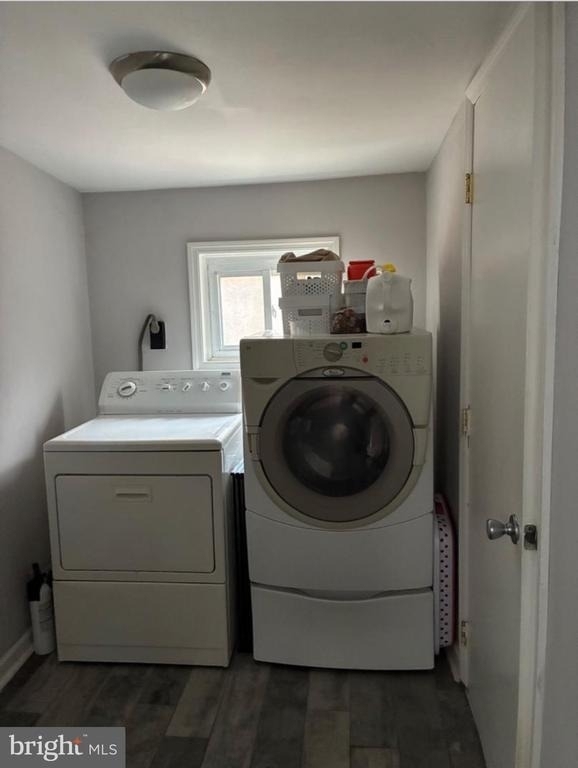 2061 E Hagert Street - Photo 4