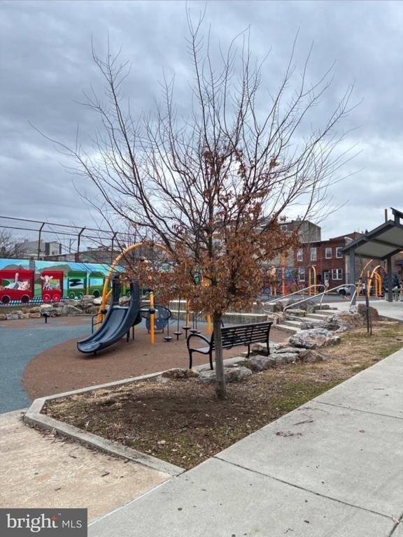 2061 E Hagert Street - Photo 1