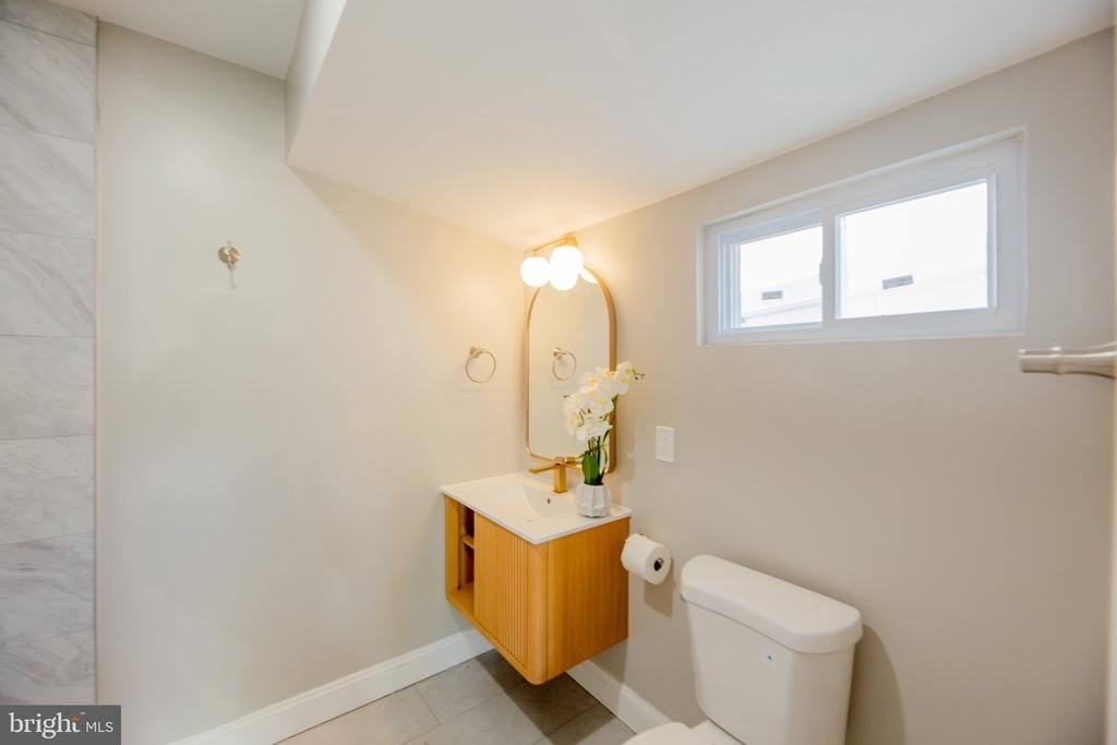 202 N Aberdeen Avenue - Photo 8