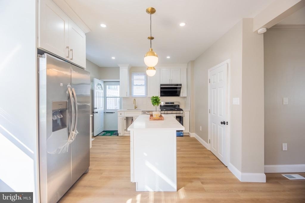 202 N Aberdeen Avenue - Photo 5