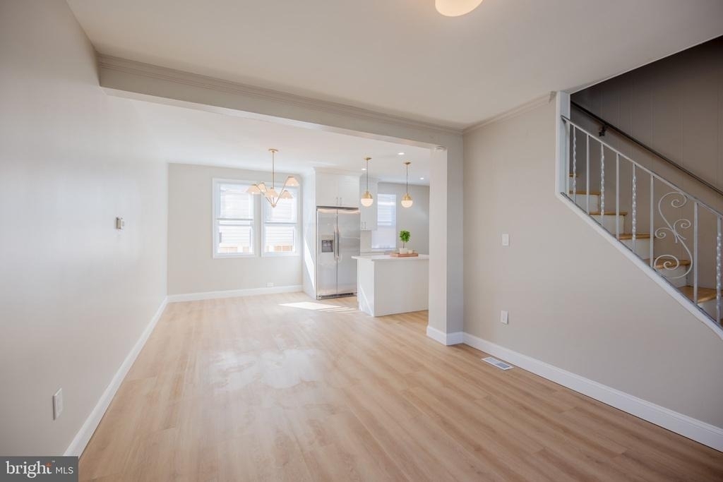 202 N Aberdeen Avenue - Photo 2