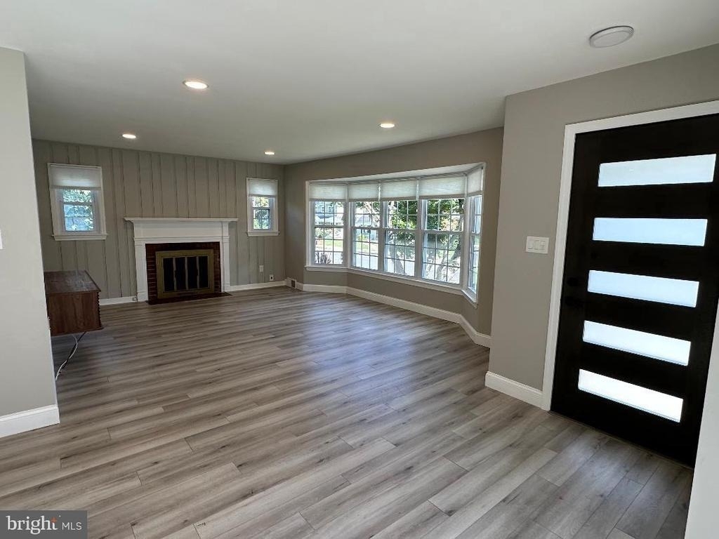 398 Franklin Avenue - Photo 2