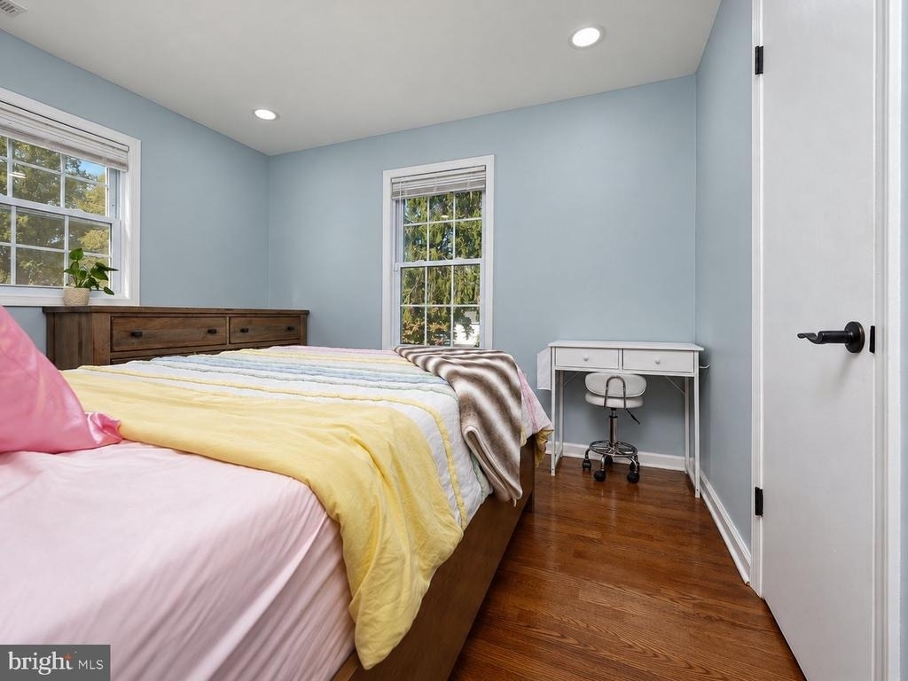 316 Evelyn Avenue - Photo 18
