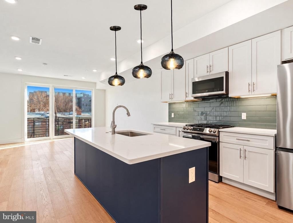 1605 Holbrook Street Ne - Photo 1