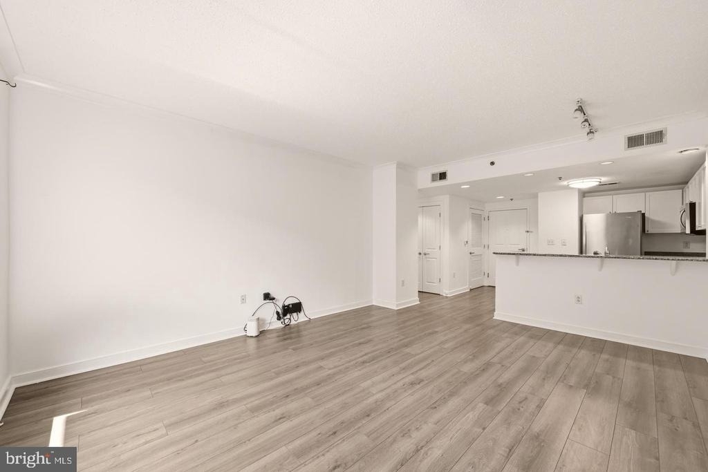777 7th Street Nw - Photo 10