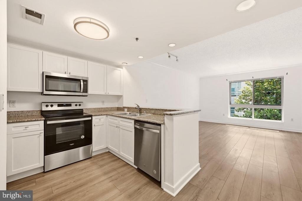 777 7th Street Nw - Photo 8