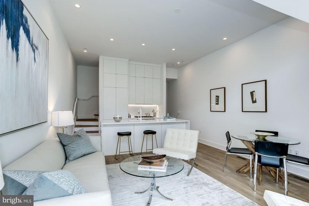 1106 T Street Nw - Photo 2