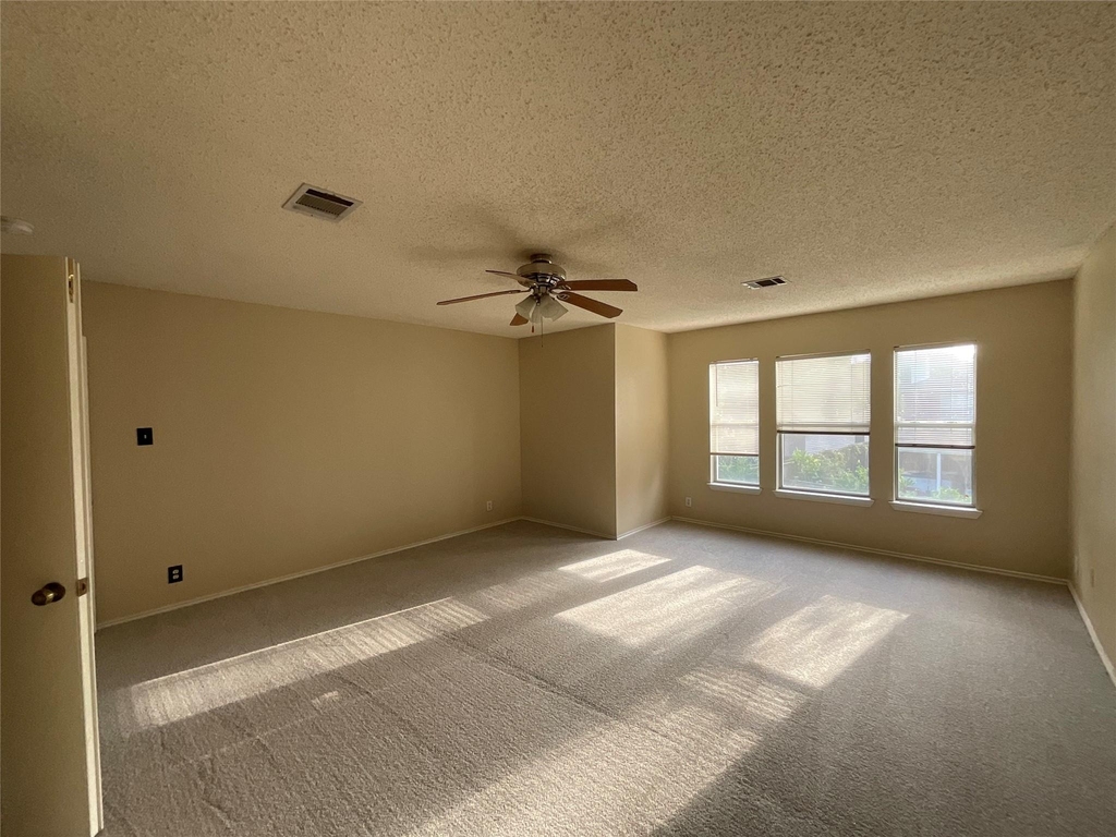 1172 Southern Pl - Photo 13