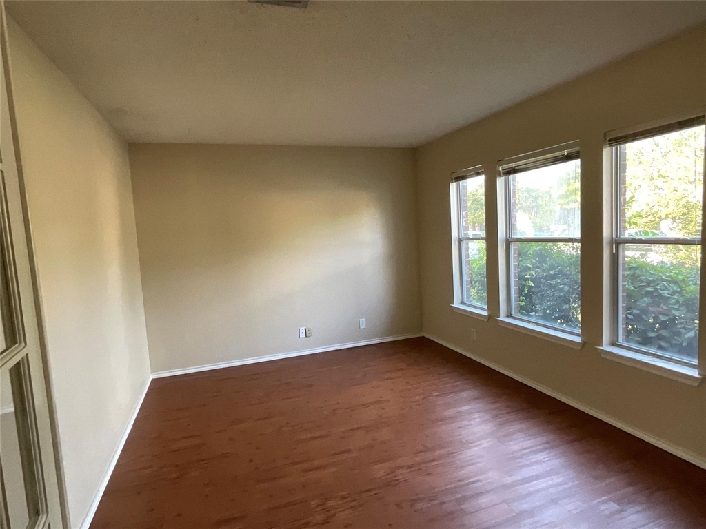 1172 Southern Pl - Photo 1