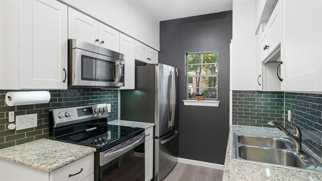 203 E 31st St - Photo 6