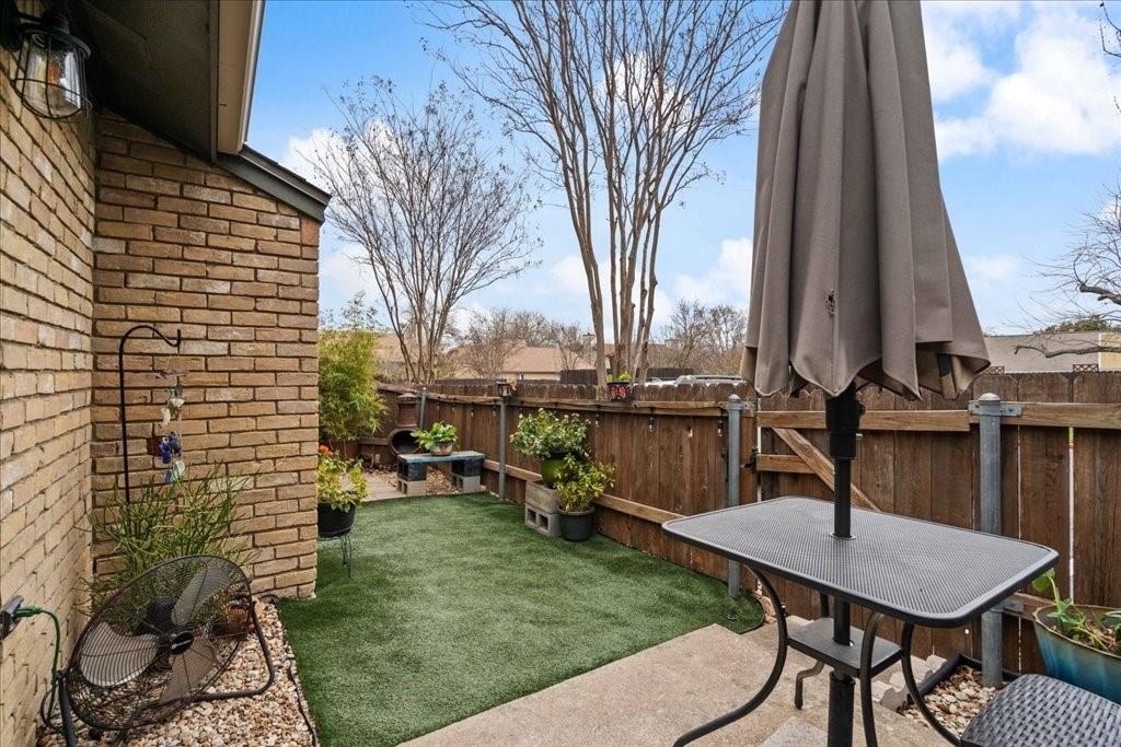 1015 E Yager Ln - Photo 26