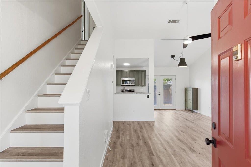 1015 E Yager Ln - Photo 1