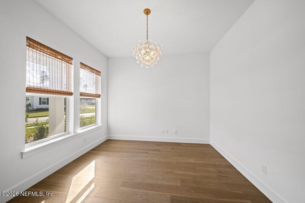 215 Pine Grove Point - Photo 2