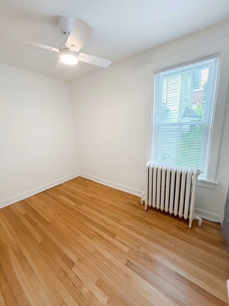 1041 Dewey Avenue - Photo 9