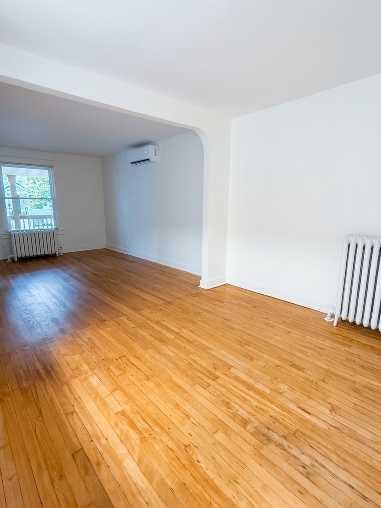 1041 Dewey Avenue - Photo 2