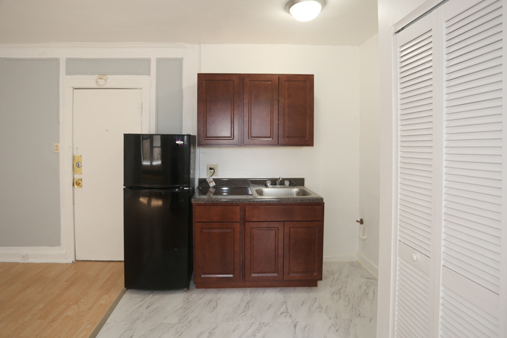 4735 N Beacon Street - Photo 3