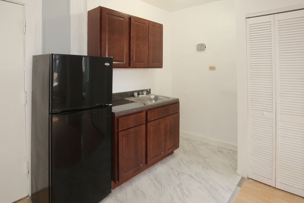 4735 N Beacon Street - Photo 1