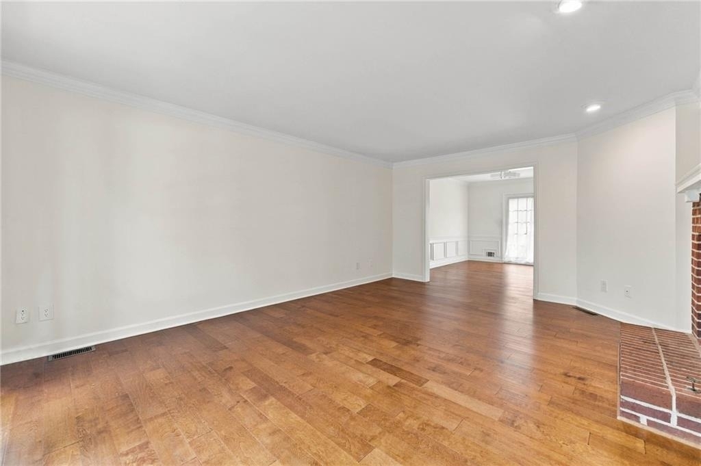 2012 Falcon Glen Court - Photo 2