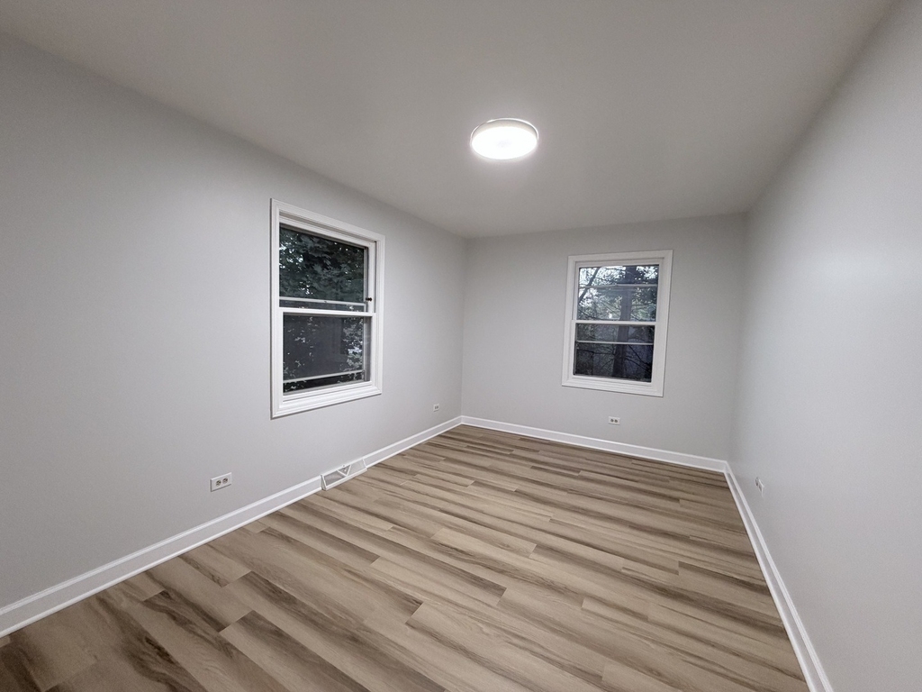 30974 N Milwaukee Avenue - Photo 12