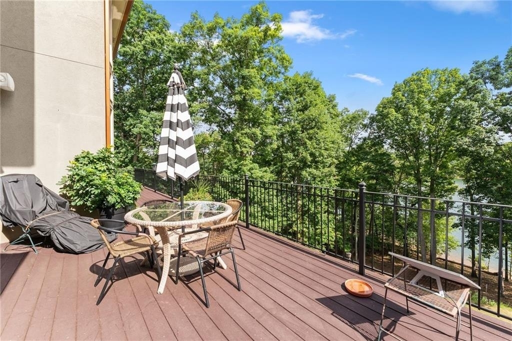 2819 Ne Point Overlook - Photo 60