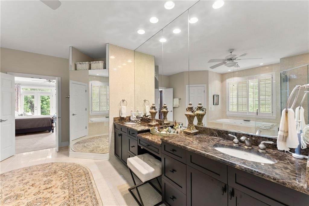 2819 Ne Point Overlook - Photo 32