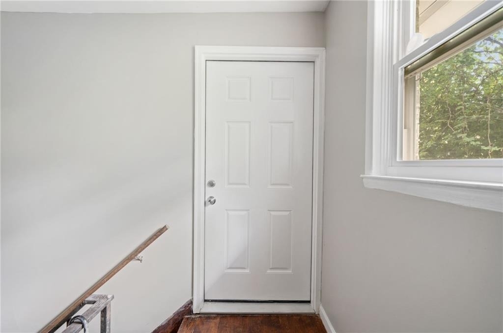 569 Lawton Street Sw - Photo 3