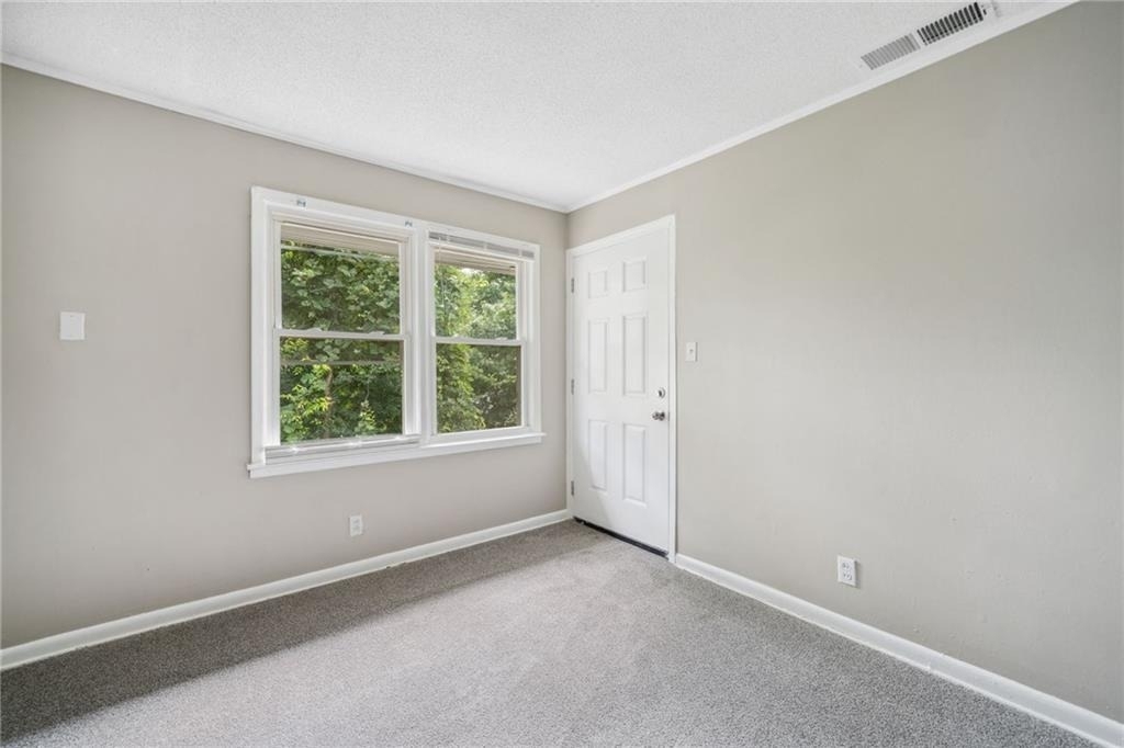 569 Lawton Street Sw - Photo 4
