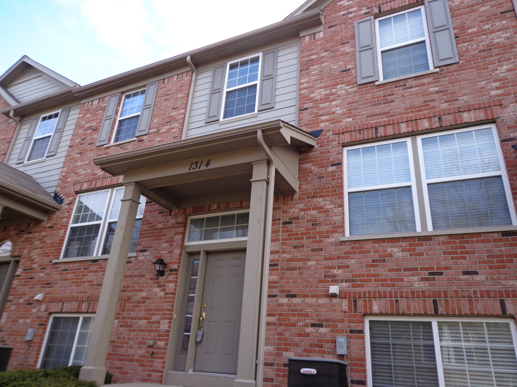 131 Bristol Lane - Photo 0