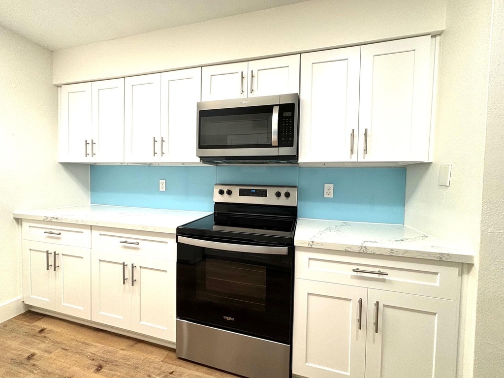9809 Richmond Avenue - Photo 1