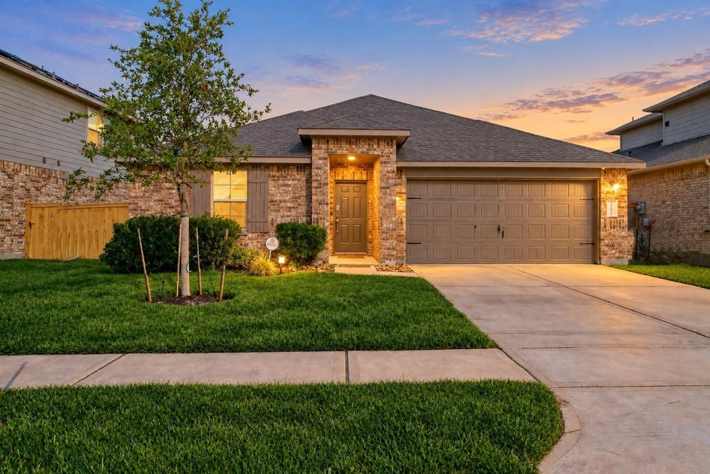 15226 Dinnet Berm Drive - Photo 0