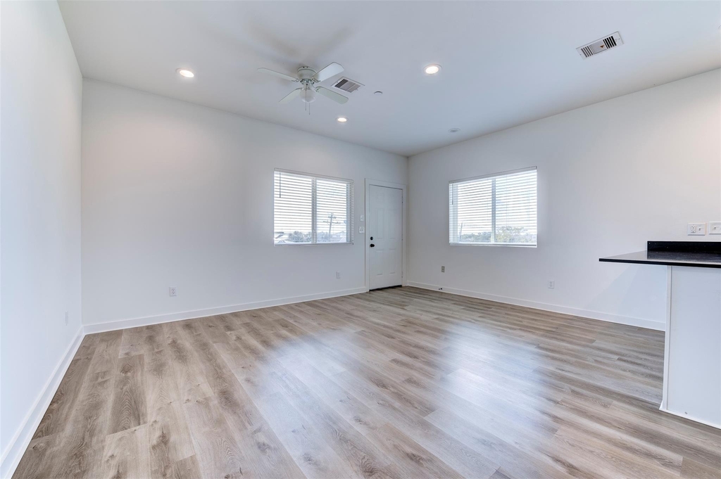 175 W 6th Street - Photo 7