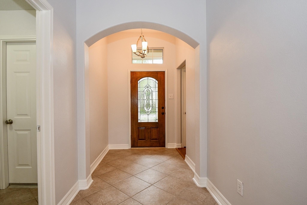 2811 Rayburn Ridge Drive - Photo 2