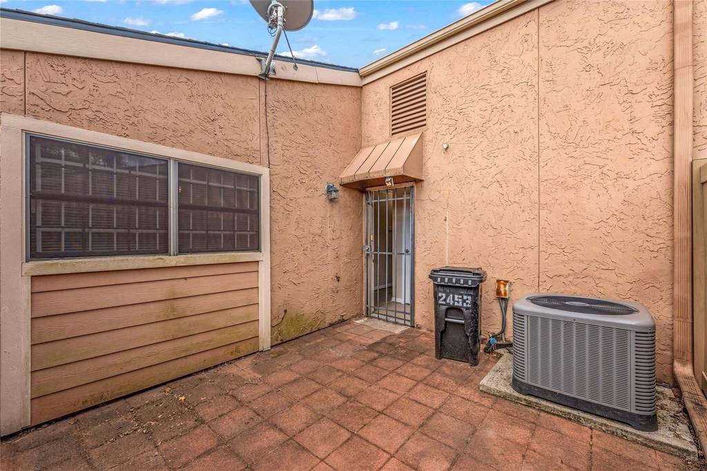 2453 Briarwest Boulevard - Photo 24