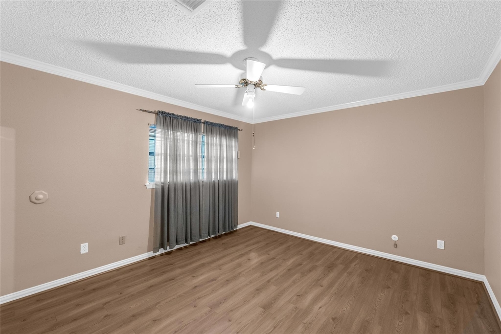 2453 Briarwest Boulevard - Photo 20