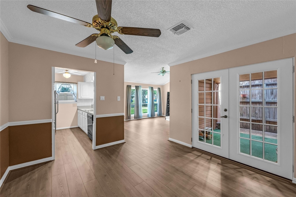 2453 Briarwest Boulevard - Photo 7